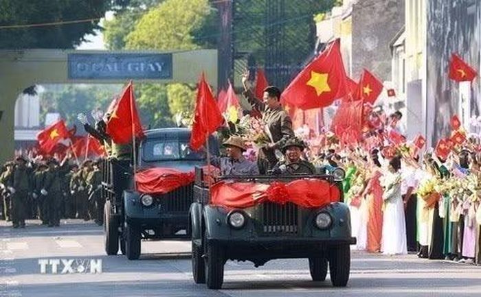 Màn thực cảnh tái hiện lịch sử “Ngày về chiến thắng” trong Lễ kỷ niệm 70 năm giải phóng Thủ đô, tại Hà Nội, ngày 10/10/2024. (Ảnh: Dương Giang/TTXVN)