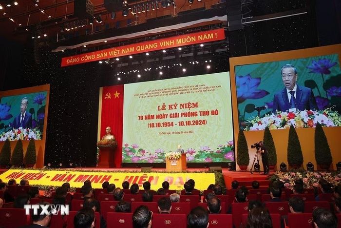 Tổng Bí thư, Chủ tịch nước Tô Lâm thay mặt lãnh đạo Đảng, Nhà nước đọc Diễn văn kỷ niệm 70 năm Ngày Giải phóng Thủ đô, tại Hà Nội, ngày 10/10/2024. (Ảnh: Trí Dũng/TTXVN)