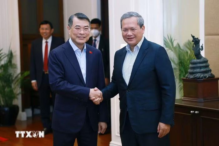 Thủ tướng Lê Minh Hưng và Thủ tướng Campuchia Hun Manet. (Ảnh: Dương Giang/TTXVN)