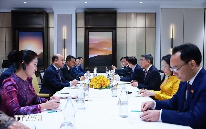 Thủ tướng Lê Minh Hưng tiếp Phó Thủ tướng, Chủ tịch Hội Liên hiệp thanh niên Campuchia Hun Many. (Ảnh: Dương Giang/TTXVN)