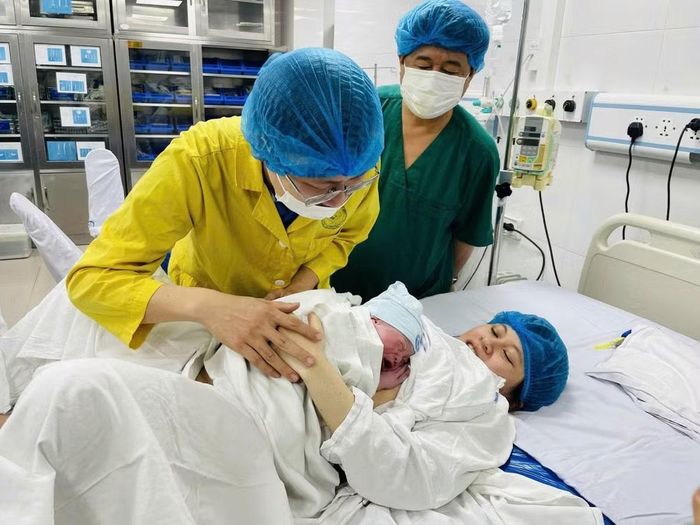 Mức sinh thấp vì vậy đang trở thành vấn đề đặc biệt đáng quan tâm ở các đô thị và khu vực phát triển kinh tế. (Ảnh: PV/Vietnam+)