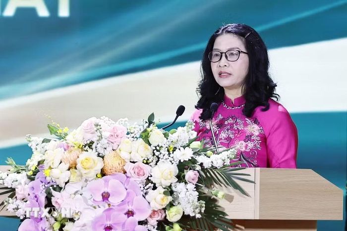 Giáo sư-Tiến sỹ Nguyễn Thị Lan, Giám đốc Học viện Nông nghiệp Việt Nam đọc diễn văn tại Lễ kỷ niệm. (Ảnh: Doãn Tấn/TTXVN)