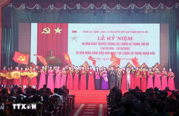 Chương trình văn nghệ chào mừng. (Ảnh: Thống Nhất/TTXVN)