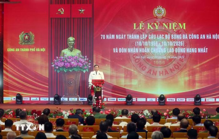 Đại tá Nguyễn Tiến Đạt, Phó Giám đốc Công an thành phố Hà Nội, Chủ tịch Câu lạc bộ bóng đá Công an Hà Nội phát biểu. (Ảnh: Phạm Kiên/TTXVN)