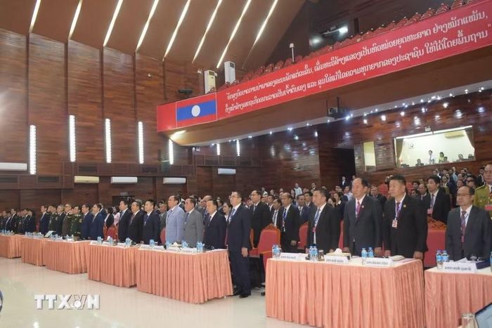 Các đại biểu dự Hội nghị tuyên truyền, phổ biến chính sách, pháp luật cho các trưởng bản tiêu biểu hai bên biên giới Việt Nam-Lào lần thứ hai. (Ảnh: TTXVN phát)