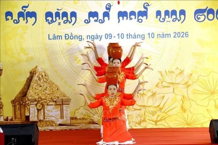 Những điệu múa hát đặc trưng của văn hóa Chăm chào mừng khai mạc Lễ hội Katê 2026.