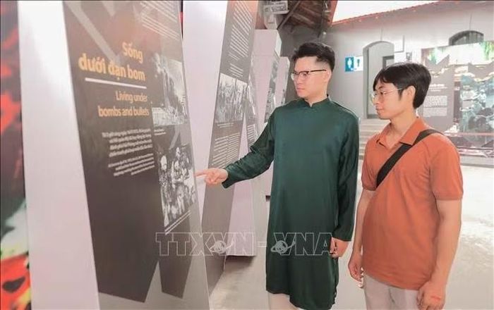 Di tích Nhà tù Hỏa Lò là nơi lưu giữ nhiều hiện vật, tư liệu lịch sử quý giá, tái hiện tinh thần đấu tranh kiên cường của các chiến sĩ cách mạng, đồng thời là địa chỉ giáo dục truyền thống yêu nước cho thế hệ trẻ.