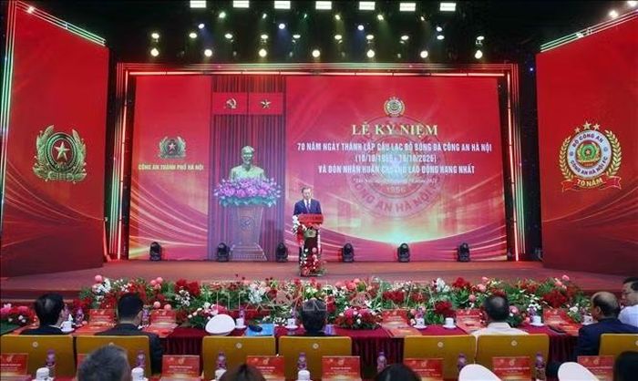Tổng Bí thư, Chủ tịch nước Tô Lâm phát biểu chúc mừng Câu lạc bộ bóng đá Công an Hà Nội. Ảnh: Phạm Kiên/TTXVN