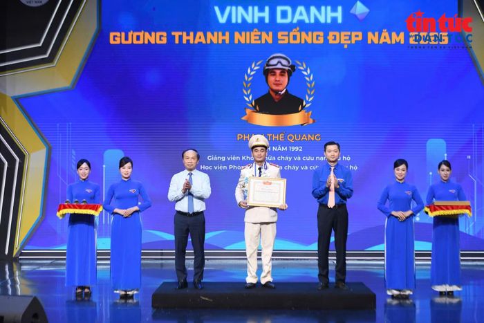Lễ trao Giải thưởng “Thanh niên sống đẹp” năm 2026 tôn vinh những tấm gương thanh niên có lối sống đẹp, giàu nghị lực và có nhiều đóng góp tích cực cho cộng đồng.