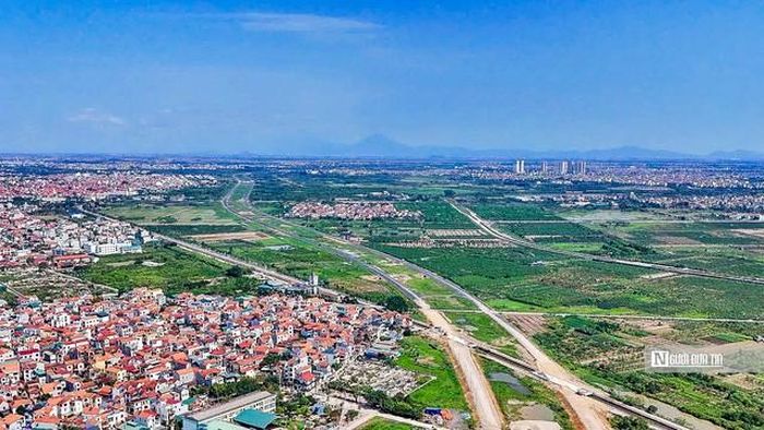 Trong đó, dự án thành phần 2.1: Xây dựng đường song hành (đường đô thị) địa phận Hà Nội thuộc Dự án đường Vành đai 4 - Vùng Thủ đô Hà Nội đến nay đã thành hình, khối lượng thực hiện đạt khoảng 90%.