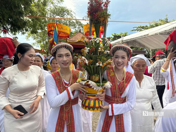 Lễ hội Katê còn là không gian văn hóa đặc sắc, nơi hội tụ và trao truyền những giá trị truyền thống về tín ngưỡng, nghệ thuật trình diễn dân gian, âm nhạc, múa, trang phục, nghề thủ công và phong tục tập quán tốt đẹp của đồng bào Chăm từ thế hệ này sang thế hệ khác, góp phần bồi đắp bản sắc văn hóa dân tộc và tăng cường khối đại đoàn kết toàn dân tộc.