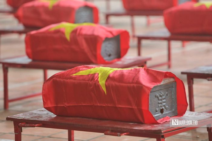 Hơn 700 bàn đặt hài cốt được chuẩn bị, các lực lượng túc trực bảo vệ an ninh cũng được bố trí sát sao.