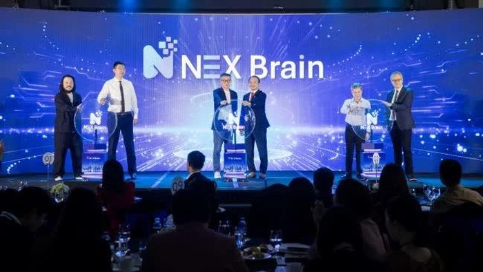 Các đại biểu thực hiện nghi thức ra mắt nền tảng NEX Brain™.