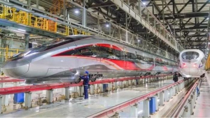 Chi phí bảo trì thiết bị và hạ tầng đường sắt ngốn khoản tiền rất lớn. Ảnh: Sohu.