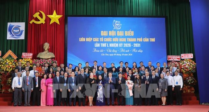 Các đại biểu chụp ảnh lưu niệm. Ảnh: Nguyễn Hằng - TTXVN