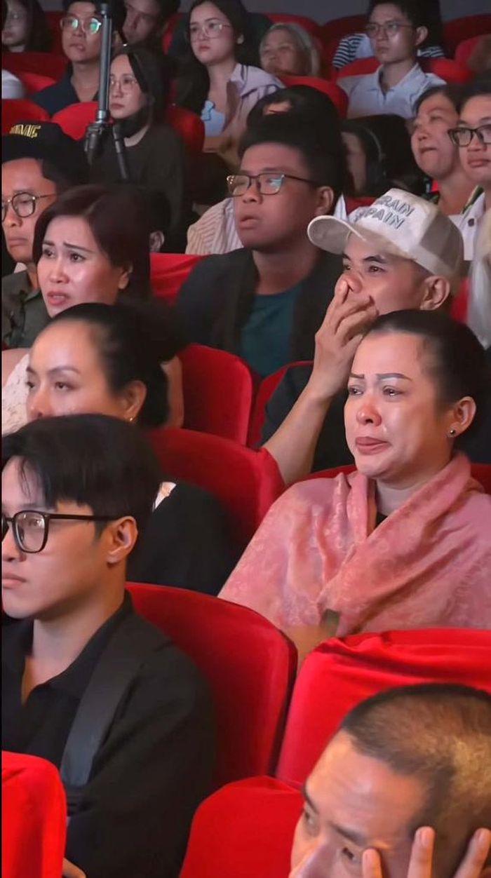 Nhiều khán giả xúc động trước nhân vật do Nhật Kim Anh thể hiện.