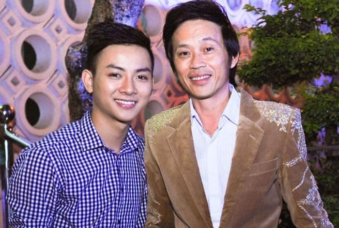 Hoài Linh từng nhận Hoài Lâm làm con nuôi khi anh còn trẻ.