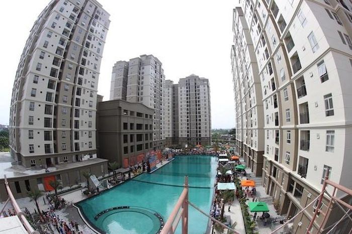 Cũng tại nơi Ánh Viên sinh sống, có hồ bơi rộng 1.150 m2 với tên gọi Ánh Viên - chính là tên của "tiểu kình ngư". 