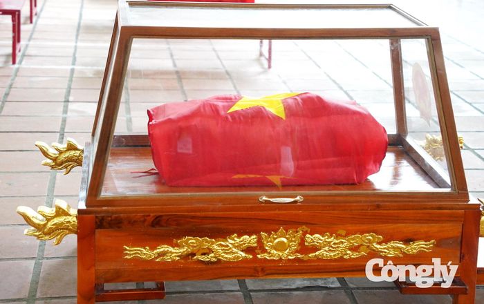Theo phương án tổ chức, sau lễ truy điệu, từng hài cốt liệt sĩ được đặt trong tiểu quách, bảo vệ bằng lồng kính, phủ Quốc kỳ và che ô đen trước khi đưa lên xe.