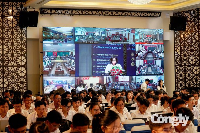 Hội nghị tập huấn diễn ra 4 ngày (10 - 13/10), theo hình thức trực tiếp kết hợp trực tuyến với nhiều điểm cầu trên cả nước.