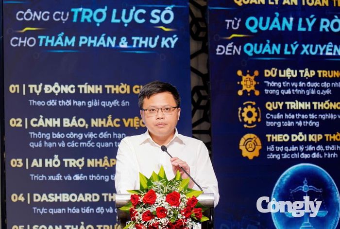 Ông Nguyễn Gia Nam – Thẩm phán TAND khu vực 10 -TP.HCM, thành viên Tổ chuyên gia phát biểu tại hội nghị.