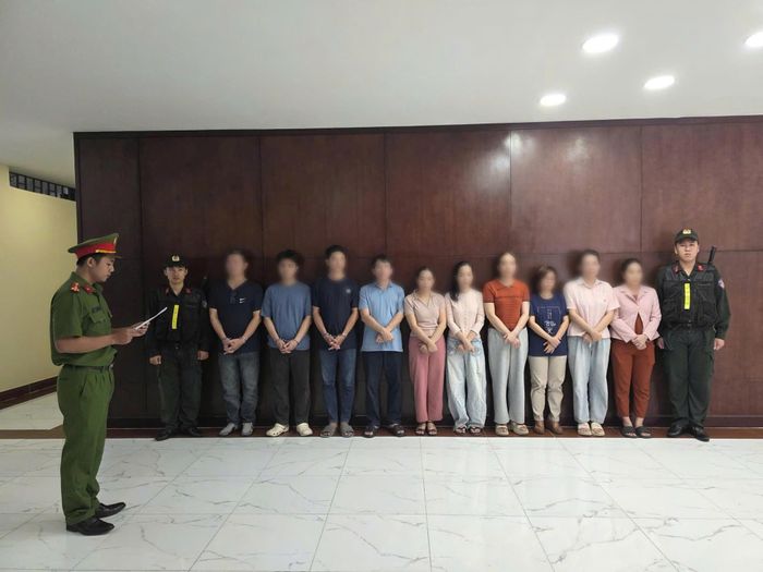 Cơ quan Cảnh sát điều tra Công an TP.HCM đã khởi tố 5 vụ án, bắt tạm giam 21 bị can để điều tra về các hành vi “Giả mạo trong công tác” và “Mua bán trái phép hóa đơn”, liên quan đến hoạt động quan trắc, phân tích môi trường.