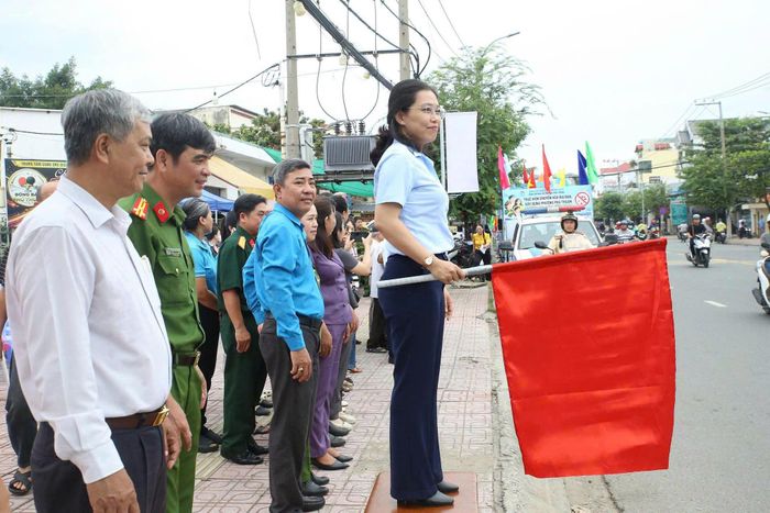 Nghi thức phát lệnh ra quân