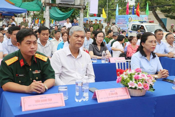 Các đại biểu tham dự.