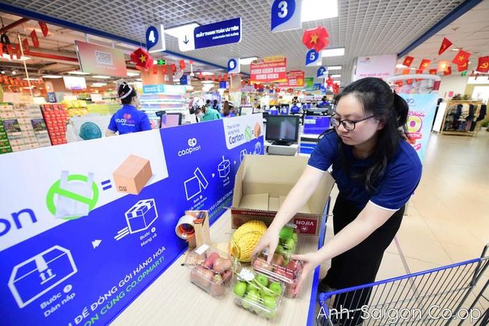 Quầy tự đóng gói bằng thùng giấy được Saigon Co.op trang bị trên toàn hệ thống siêu thị khắp cả nước.