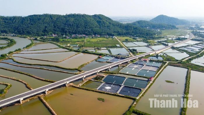 Theo báo cáo ngày 30/9/2026 của Ban Quản lý dự án đầu tư công trình giao thông Thanh Hóa, khi hoàn thành, dự án Đầu tư xây dựng tuyến đường bộ ven biển đoạn Nga Sơn - Hoằng Hóa (cũ), tỉnh Thanh Hóa sẽ góp phần hoàn thiện kết cấu hạ tầng giao thông khu vực, hình thành trục giao thông chính ven biển, tạo điều kiện khai thác hiệu quả tài nguyên biển và vùng ven biển, phục vụ phát triển kinh tế - xã hội của các địa phương có biển.