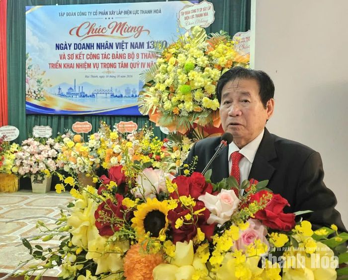 Ông Nguyễn Đức Đủ, Chủ tịch HĐQT, Tổng Giám đốc Công ty Cổ phần Xây lắp Điện lực Thanh Hóa phát biểu tại buổi tọa đàm ngày Doanh nhân Việt Nam