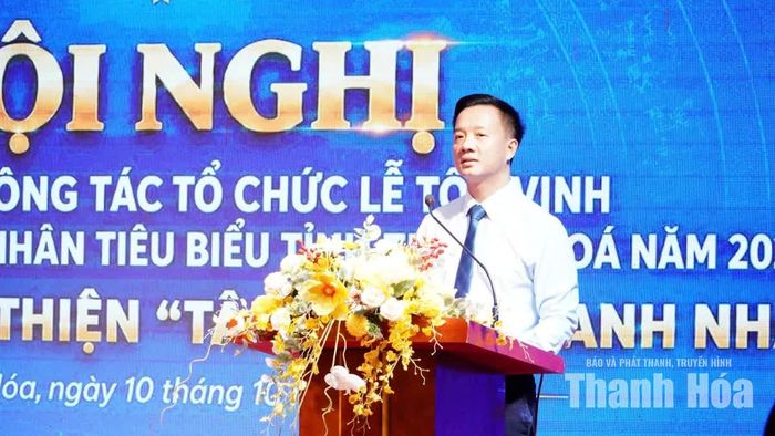 Chủ tịch Hiệp hội Doanh nghiệp tỉnh Nguyễn Xuân Hưng phát biểu tại hội nghị.