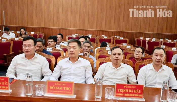 Các đại biểu dự tọa đàm.