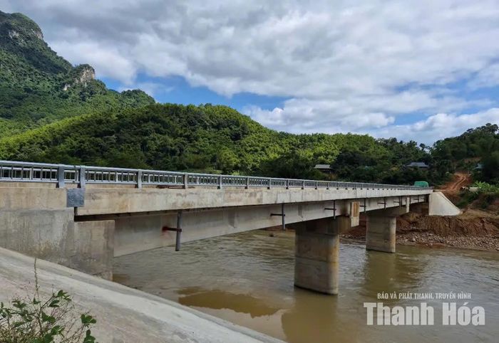 Phần cầu cứng đã hoàn thiện.
