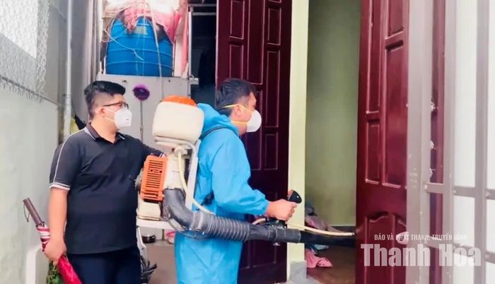 Phường Hải Bình triển khai phun hóa chất diệt muỗi diện rộng.