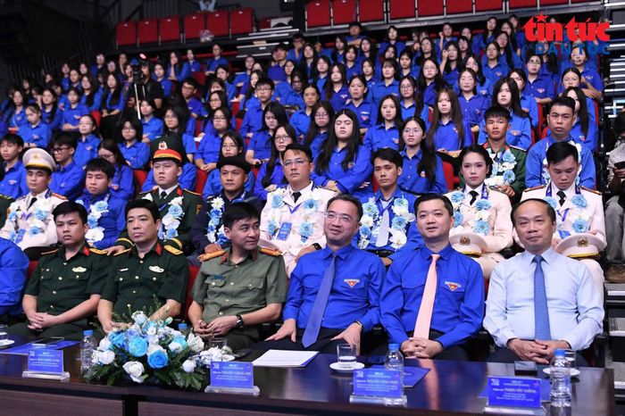 Các đại biểu tham dự Gala.