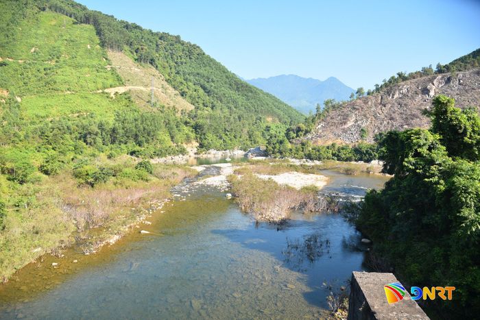 Suối Vũng Bọt - điểm hợp lưu của hai nhánh sông Bắc và sông Nam, hình thành dòng nước Cu Đê dẫn về hạ lưu. Ảnh: XUÂN DŨNG