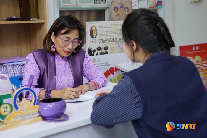 Các hoạt động của Phòng Nghiên cứu và Đánh giá tâm lý, Trường Đại học Sư phạm (Đại học Đà Nẵng) góp phần cải thiện sức khỏe tâm thần học sinh. Ảnh: TRÂM ANH