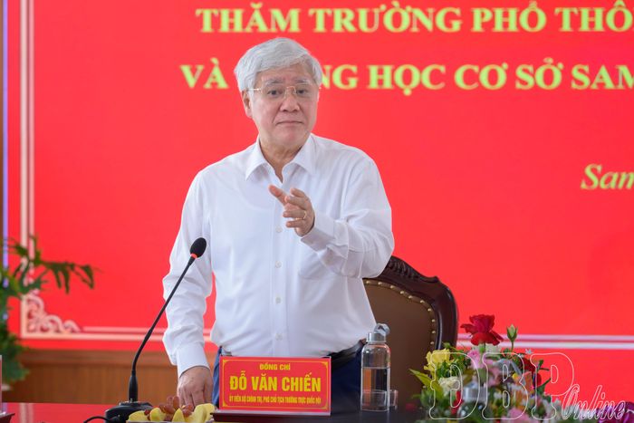 Đồng chí Đỗ Văn Chiến, Ủy viên Bộ Chính trị, Phó Chủ tịch Thường trực Quốc hội phát biểu tại buổi thăm, làm việc.