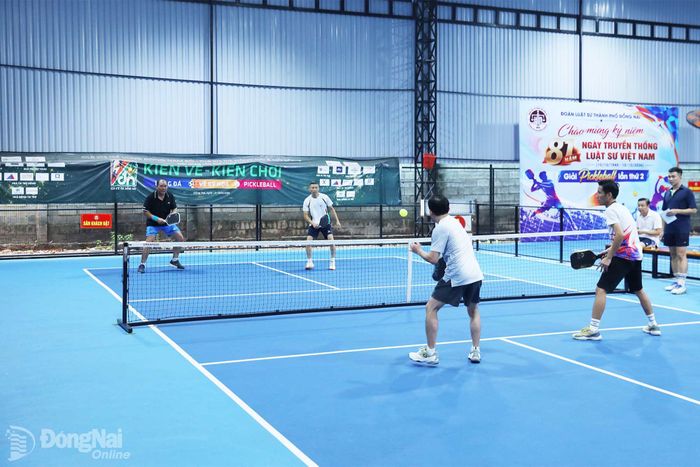 Các vận động viên thi đấu môn pickleball. Ảnh: Huy Anh