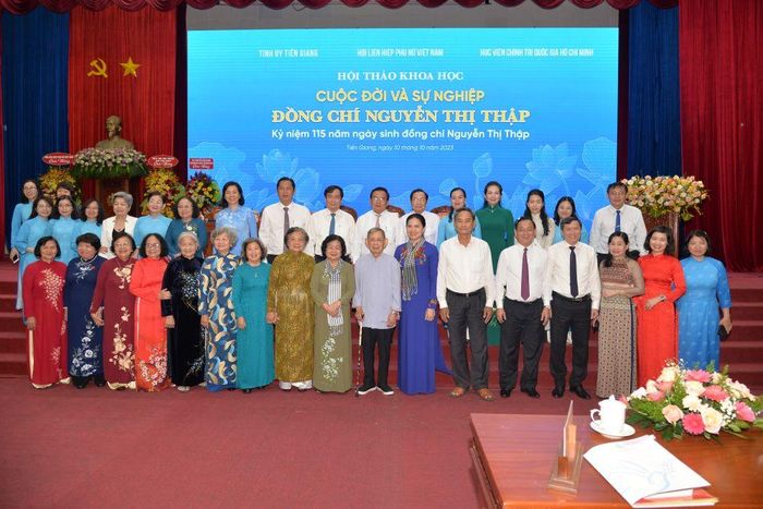 Đại biểu tham dự Hội thảo khoa học cuộc đời và sự nghiệp đồng chí Nguyễn Thị Thập nhân kỷ niệm 115 năm ngày sinh đồng chí Nguyễn Thị Thập vào năm 2023.