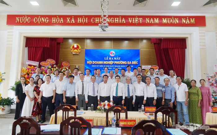 Các đại biểu chụp ảnh lưu niệm tại Đại hội đại biểu Hội Doanh nghiệp phường Sa Đéc lần thứ I, nhiệm kỳ 2026 - 2031.