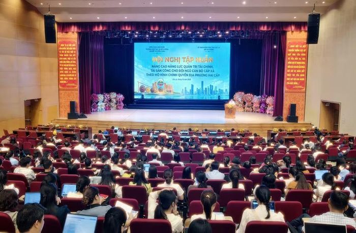  440 cán bộ, công chức cấp xã tham gia khóa bồi dưỡng. Ảnh: Dũng Nhân 