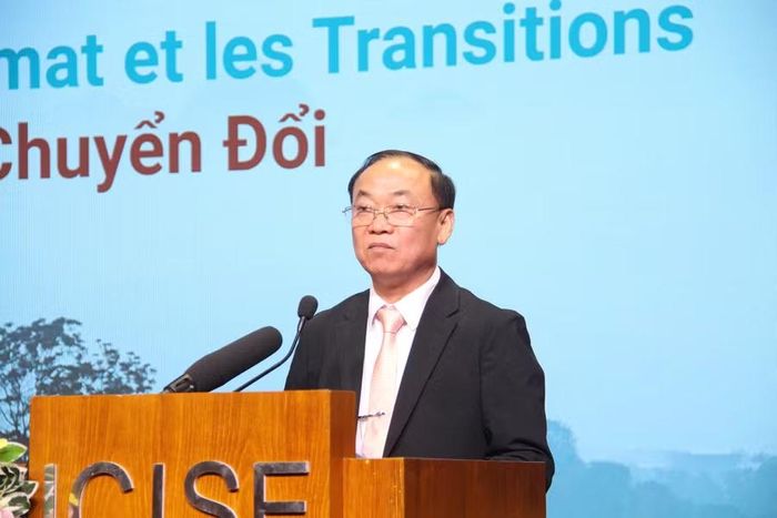  Bí thư Tỉnh ủy Thái Đại Ngọc khẳng định, Đối thoại Quy Nhơn là cơ hội để tỉnh lắng nghe những kinh nghiệm quốc tế, nâng cao chất lượng hoạch định chính sách và mở rộng hợp tác vì sự phát triển lâu dài. Ảnh: T.L 
