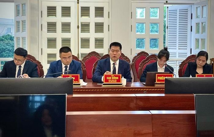  Ông Cao Đồng - Tổng Giám đốc Tập đoàn Muyuan cam kết đẩy nhanh tiến độ hoàn thiện dự án, ứng dụng công nghệ tiên tiến trong chăn nuôi và xử lý môi trường. Ảnh: M.P 
