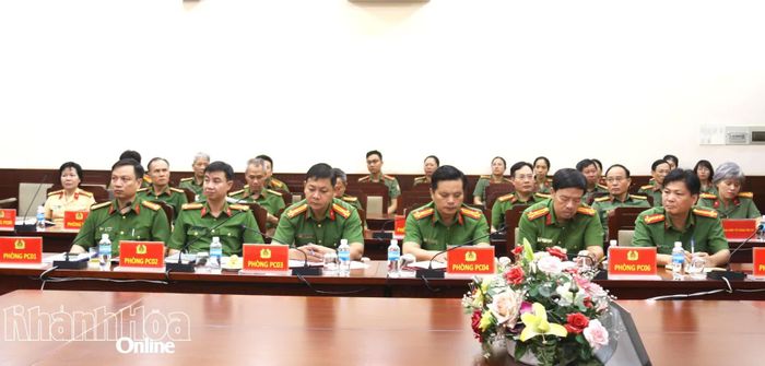 Lãnh đạo các đơn vị nghiệp vụ tham dự buổi lễ.