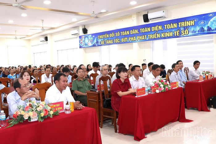Các đại biểu tham dự ngày hội.
