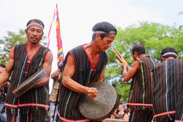 Đội mã la của đồng bào Raglai cũng tham gia biểu diễn trong ngày hội Katê.