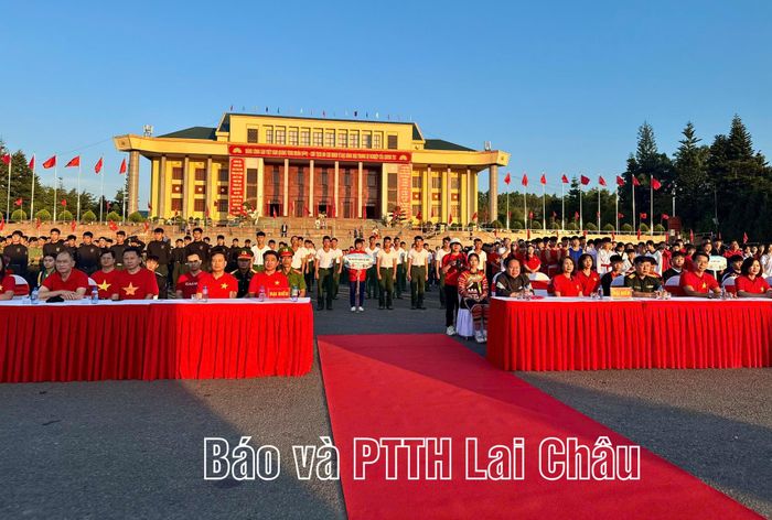 Đại biểu dự lễ phát động.