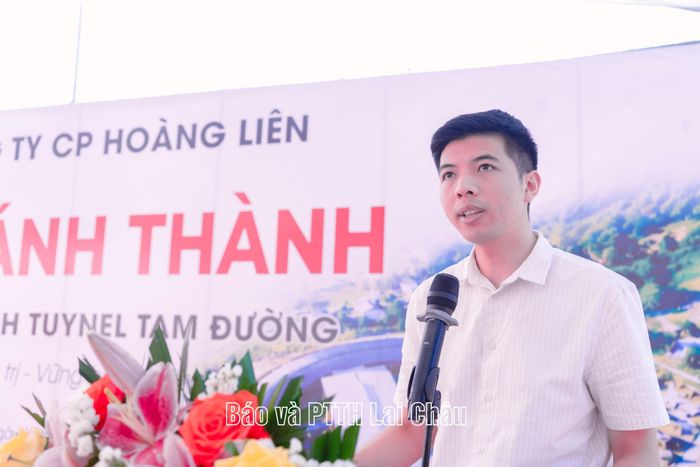 Đại diện lãnh đạo Công ty Cổ phần Hoàng Liên phát biểu tại buổi lễ khai trương.